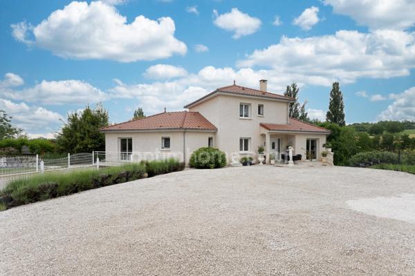 Villa 190 m² hab - 7 pièces à CREUZIER LE VIEUX (03)