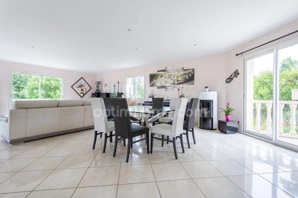 Villa 190 m² hab - 7 pièces à CREUZIER LE VIEUX (03)