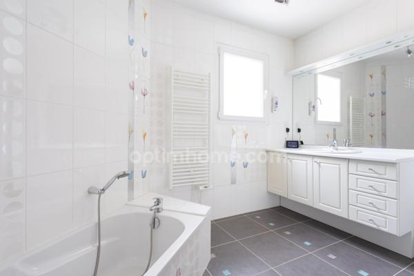 Villa 190 m² hab - 7 pièces à CREUZIER LE VIEUX (03)