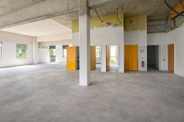 Bureaux à vendre à Saint-Cloud – Emplacement stratégique, proche transports