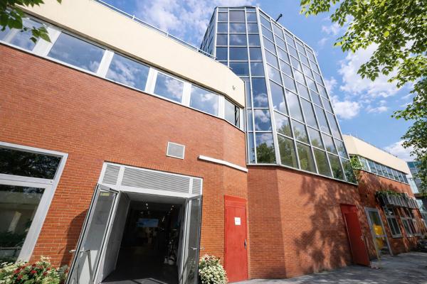 Bureaux à vendre à Saint-Cloud – Emplacement stratégique, proche transports
