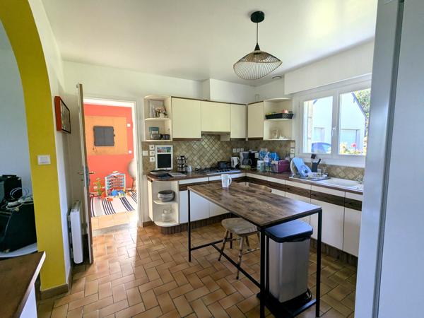 56130 CAMOEL - Maison familiale – 4 chambres dont 1 au rdc  –  garage -terrain constructible de 2 539 m²