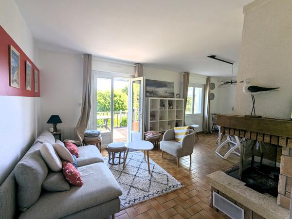 56130 CAMOEL - Maison familiale – 4 chambres dont 1 au rdc  –  garage -terrain constructible de 2 539 m²