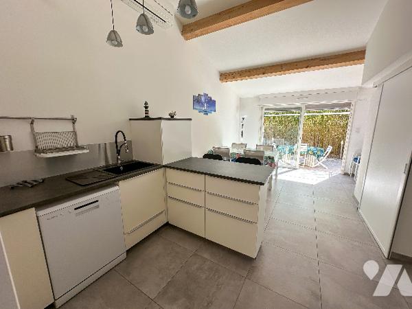 Quartier Beaucours, villa avec piscine, terrain de 1700 m², garage et dépendances,