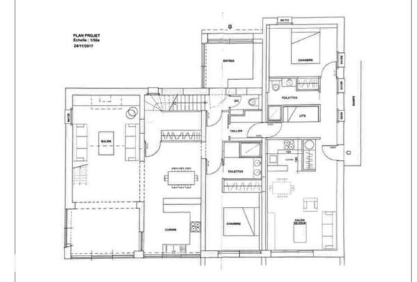 Quartier Beaucours, villa avec piscine, terrain de 1700 m², garage et dépendances,