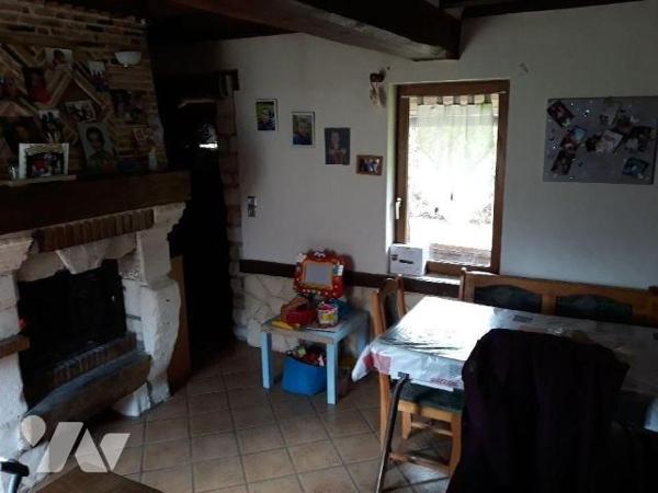 Située dans un environnement calme sur la commune de PERRIERS-LA-CAMPAGNE, cette charmante mais...