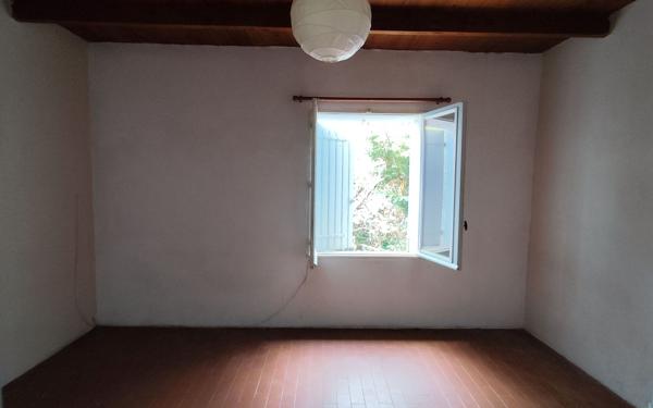 Maison à vendre    9 pièces •  L'Isle-sur-la-Sorgue