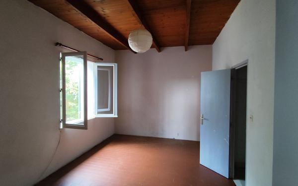 Maison à vendre    9 pièces •  L'Isle-sur-la-Sorgue