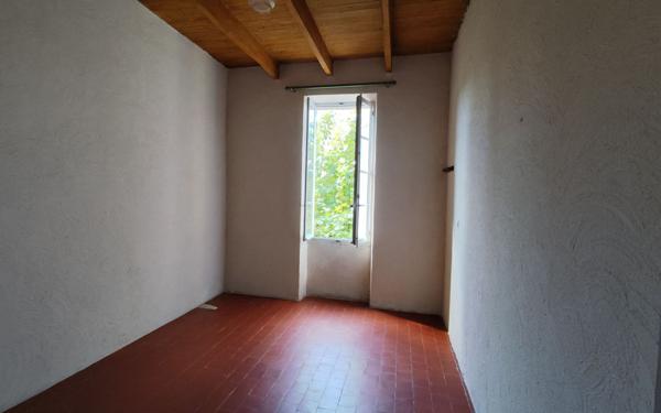 Maison à vendre    9 pièces •  L'Isle-sur-la-Sorgue