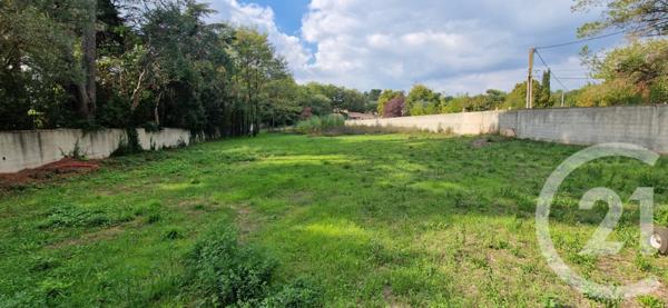 Terrain à vendre  2568 m2 ST MAXIMIN LA STE BAUME - 83