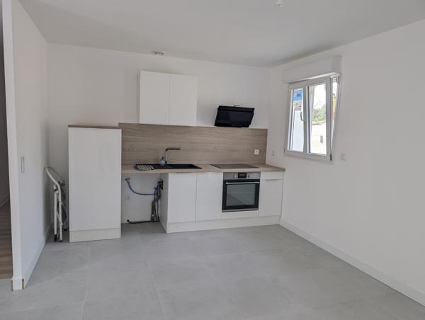 Maison de plain-pied de 82 m² avec sous-sol total et jardin  Écoyeux (17770)