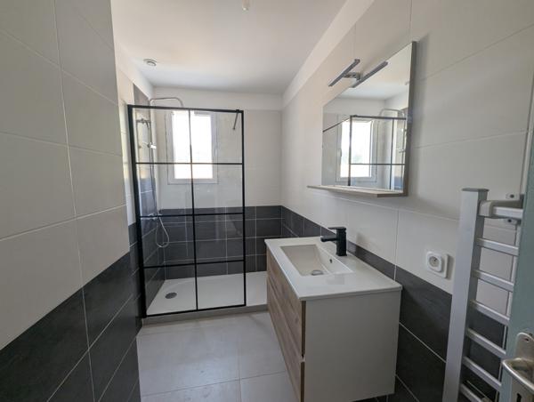 Maison de plain-pied de 82 m² avec sous-sol total et jardin  Écoyeux (17770)