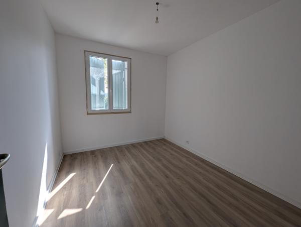 Maison de plain-pied de 82 m² avec sous-sol total et jardin  Écoyeux (17770)