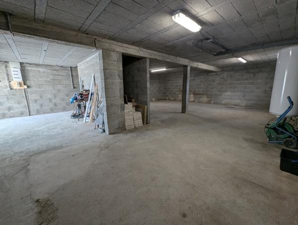 Maison de plain-pied de 82 m² avec sous-sol total et jardin  Écoyeux (17770)