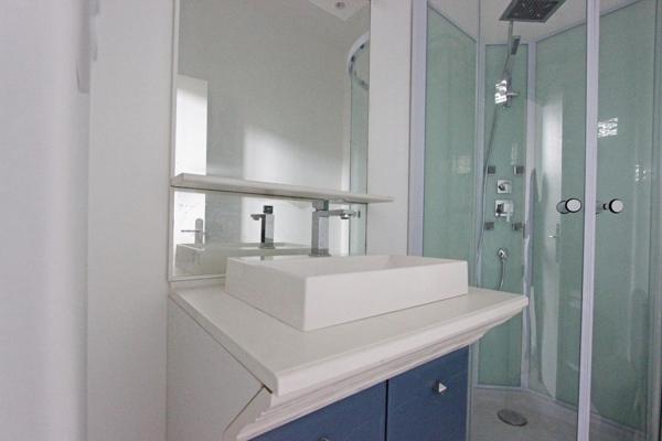 à louer studio entièrement rénové en centre-ville de Quimper.