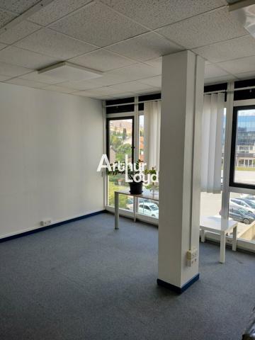 BUREAUX A LOUER 107 M² SAINT LAURENT DU VAR
