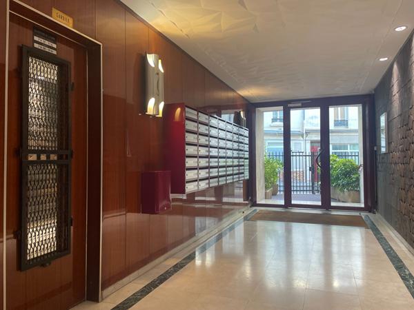 Appartement Paris 1 pièce(s) 15.96 m2