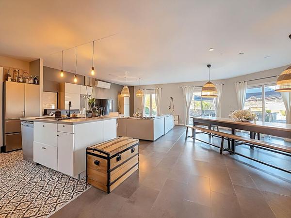 A VENDRE - La Salvetat Saint Gilles - Maison T4 de 2000 avec piscine et sous-sol