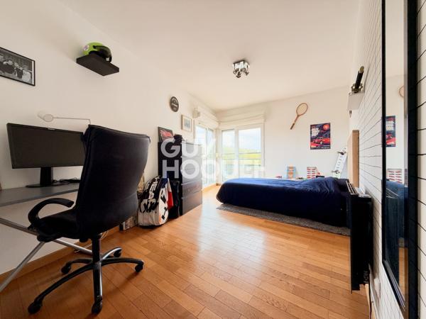 Appartement de type 5 avec balcon et garage