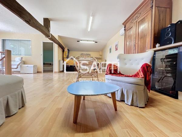 Propriété entièrement rénovée d'environ 245 m2