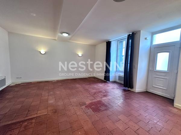 Vente jolie maison rénovée par artisans de 123.62 m² centre ville de VAAS (72500)