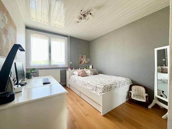 Appartement Conflans Sainte Honorine 4 pièce(s) 77 m2 €239 900 ** - Référence 6873