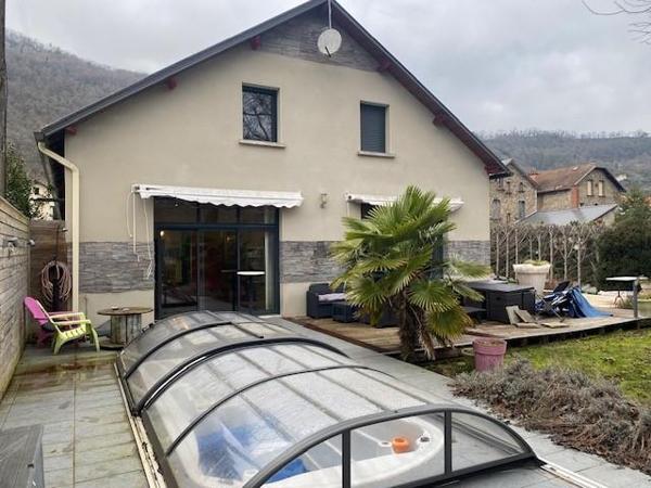Maison * 6 Pièces * 210 M² * 19110 Bort Les Orgues * 278 200  €