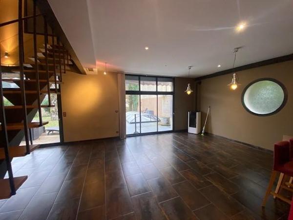 Maison * 6 Pièces * 210 M² * 19110 Bort Les Orgues * 278 200  €