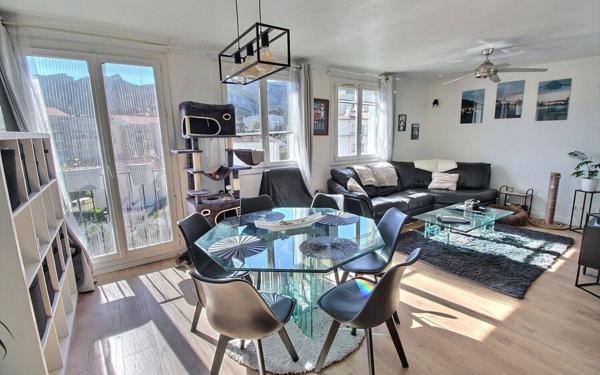 Appartement à vendre    3 pièces • 65,88 m2 Marseille 11