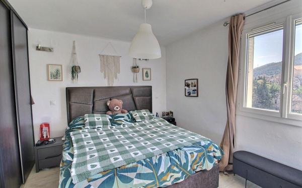 Appartement à vendre    3 pièces • 65,88 m2 Marseille 11