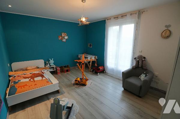 Maison trois chambres au calme avec grand terrain