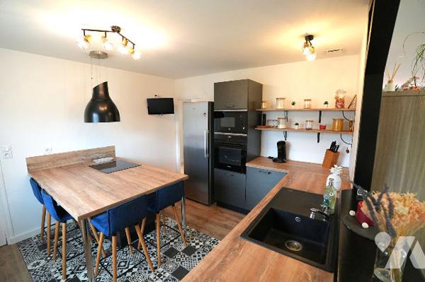 Maison trois chambres au calme avec grand terrain