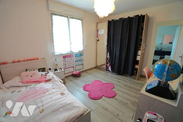 Maison trois chambres au calme avec grand terrain