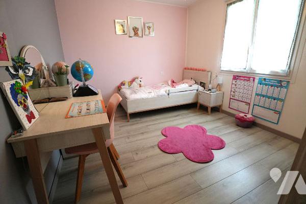 Maison trois chambres au calme avec grand terrain