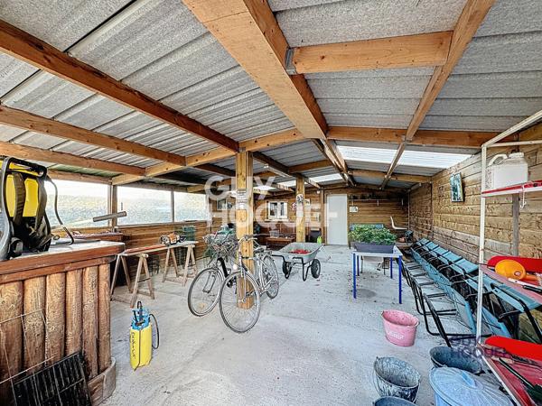 Maison plain-pied 1 hectare avec dépendances