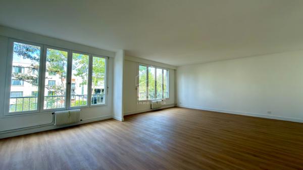 Appartement familial à vendre - Proche RER C Val Fleury