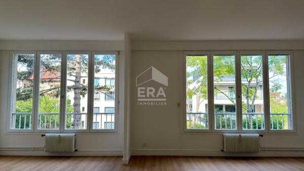 Appartement familial à vendre - Proche RER C Val Fleury