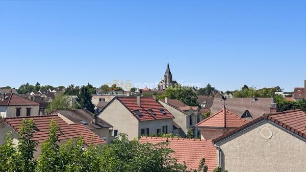 Vente
                Maison185 m² - 8 Pièces -
                    BRIE COMTE ROBERT (77170)