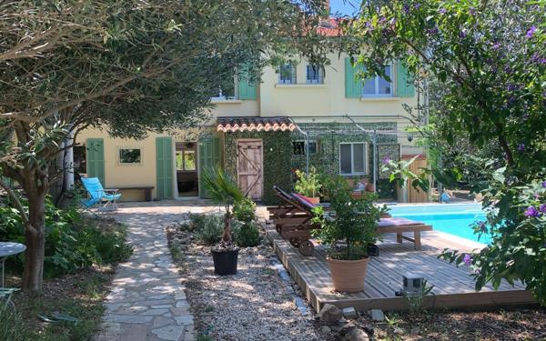 Maison à vendre    10 pièces •  La Seyne-sur-Mer