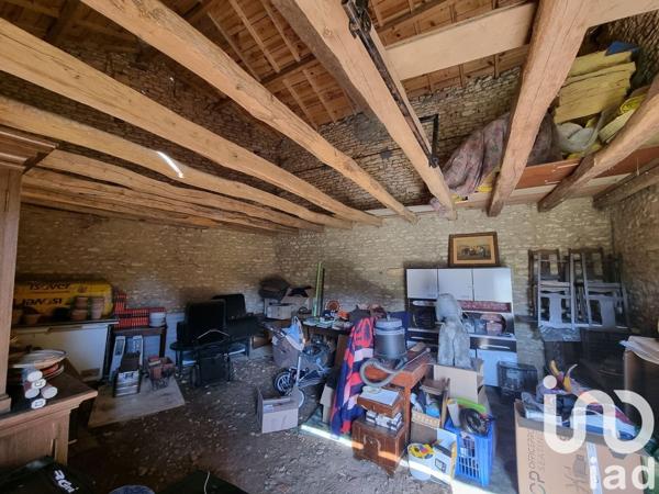 Maison rustique 4 pièces de 142 m² à Maillé (86190)