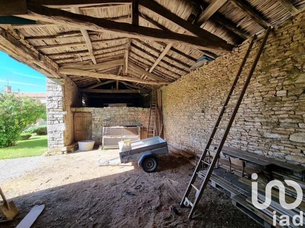Maison rustique 4 pièces de 142 m² à Maillé (86190)