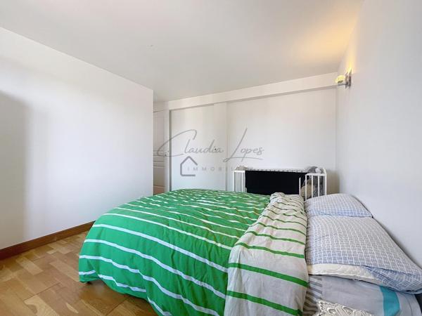 MAISON DE 8 PIECES 5 CHAMBRES ET UN APPARTEMENT F3 INDEPENDANT ET GARAGE