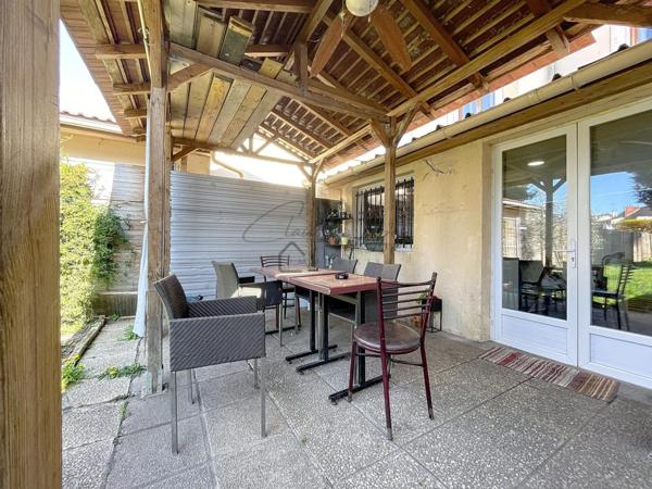 MAISON DE 8 PIECES 5 CHAMBRES ET UN APPARTEMENT F3 INDEPENDANT ET GARAGE