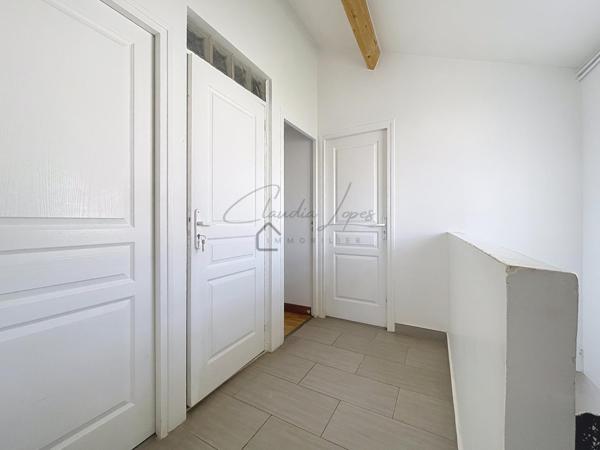 MAISON DE 8 PIECES 5 CHAMBRES ET UN APPARTEMENT F3 INDEPENDANT ET GARAGE