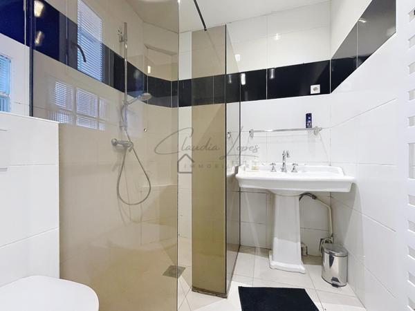 MAISON DE 8 PIECES 5 CHAMBRES ET UN APPARTEMENT F3 INDEPENDANT ET GARAGE