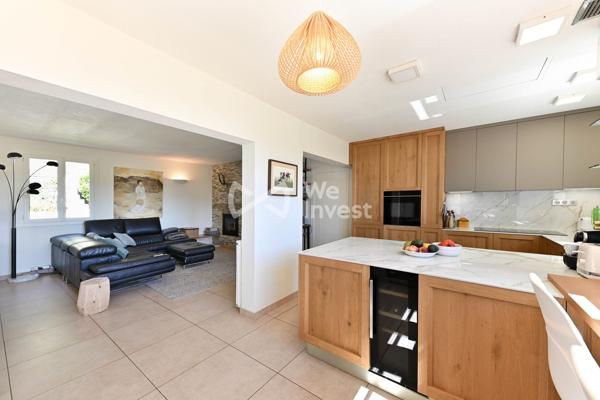 Villa d'exception avec vue panoramique, piscine et jardin de 3 000 m²