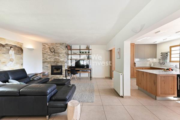 Villa d'exception avec vue panoramique, piscine et jardin de 3 000 m²