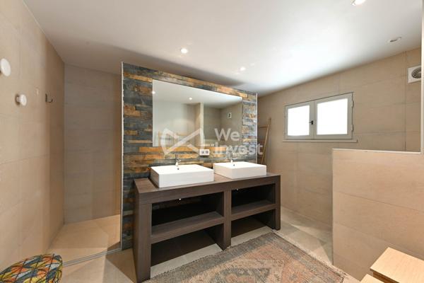 Villa d'exception avec vue panoramique, piscine et jardin de 3 000 m²