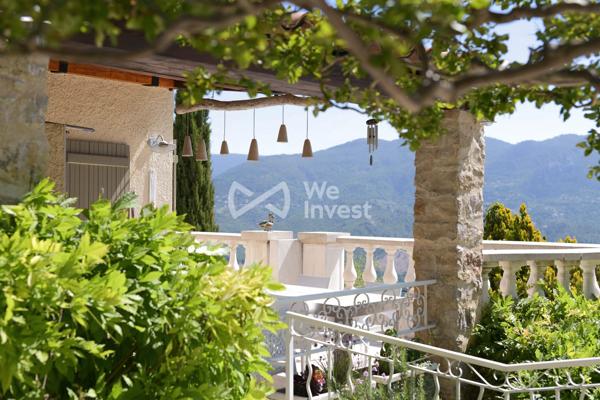 Villa d'exception avec vue panoramique, piscine et jardin de 3 000 m²