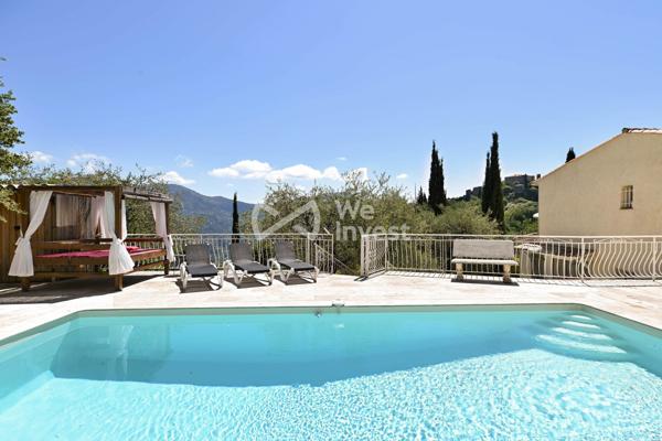 Villa d'exception avec vue panoramique, piscine et jardin de 3 000 m²
